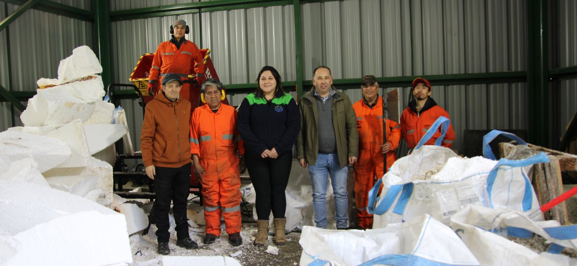 Puerto Aysén se posiciona como punto de encuentro para el reciclaje del sector acuícola tras iniciativa de Empresas Bahamonde